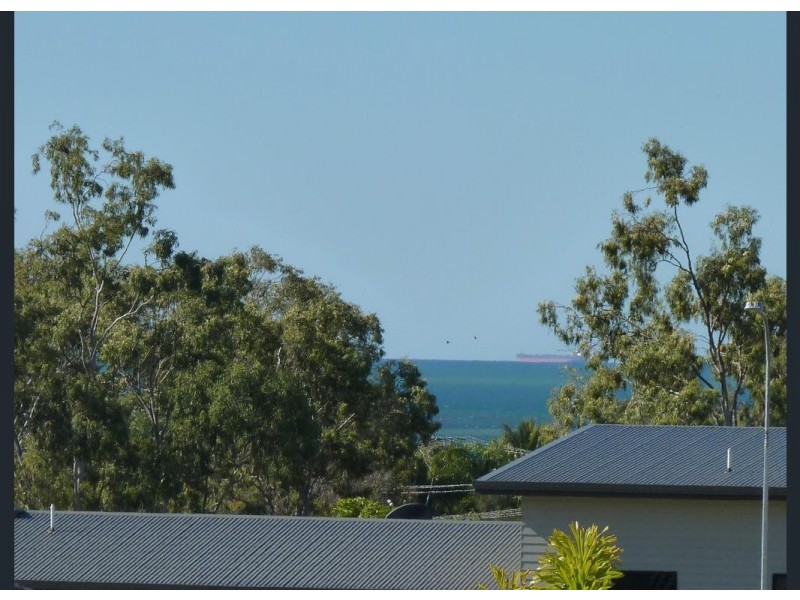 29 Lighthouse Drive, Boyne Island QLD 4680