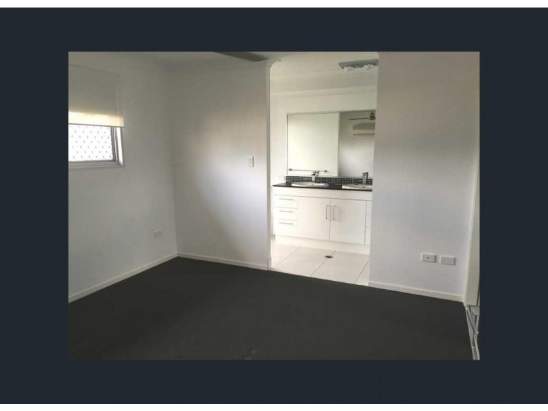1 Wanda Drive, Boyne Island QLD 4680