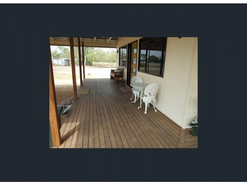 22 Bedford Street, Blackall QLD 4472