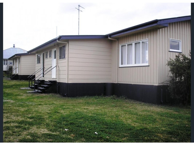 6 Moore Street, Wandoan QLD 4419