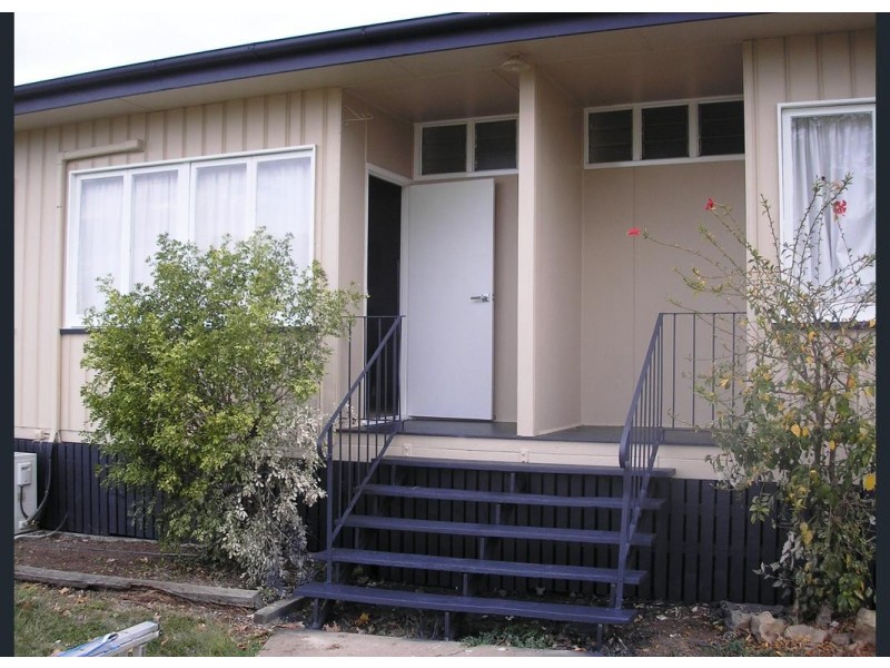 6 Moore Street, Wandoan QLD 4419