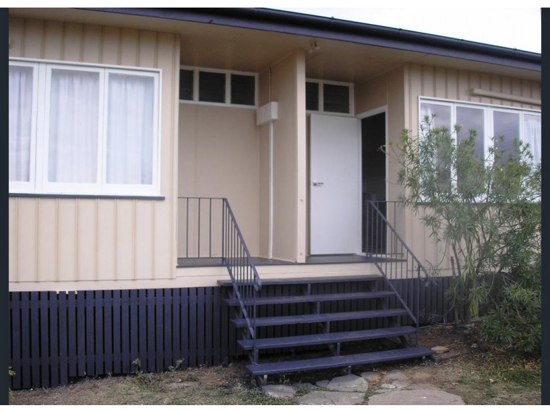 6 Moore Street, Wandoan QLD 4419