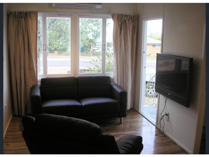 6 Moore Street, Wandoan QLD 4419