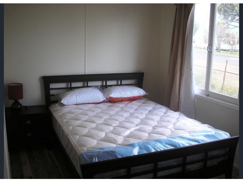 6 Moore Street, Wandoan QLD 4419