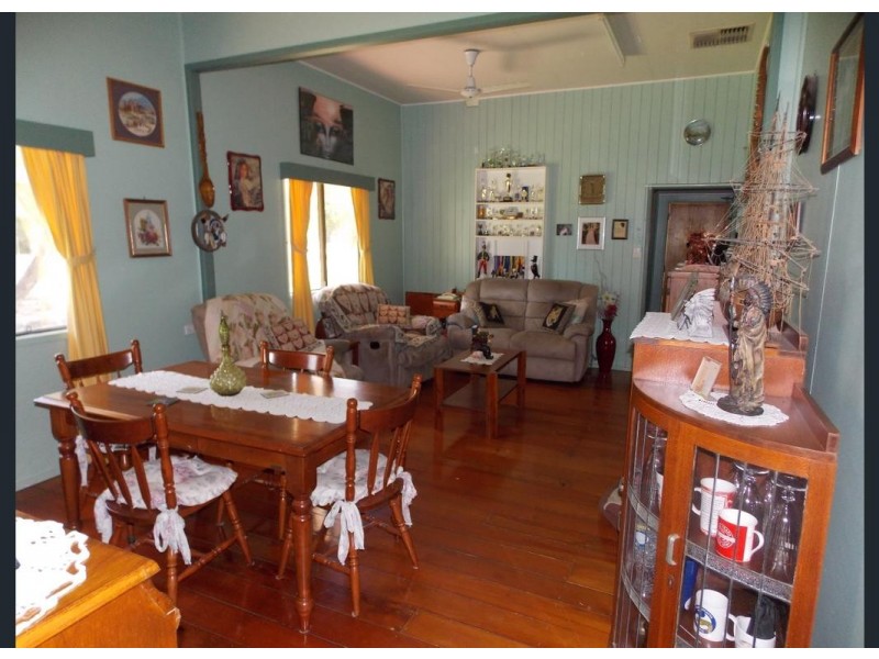 22 CLEMATIS ST, Blackall QLD 4472