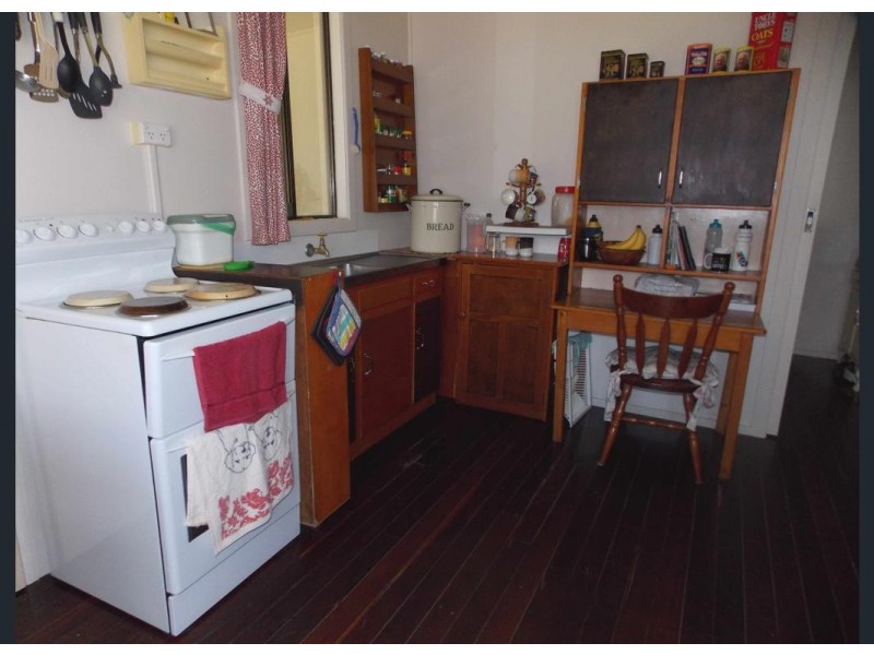 22 CLEMATIS ST, Blackall QLD 4472