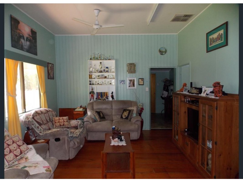 22 CLEMATIS ST, Blackall QLD 4472