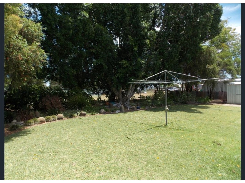 22 CLEMATIS ST, Blackall QLD 4472