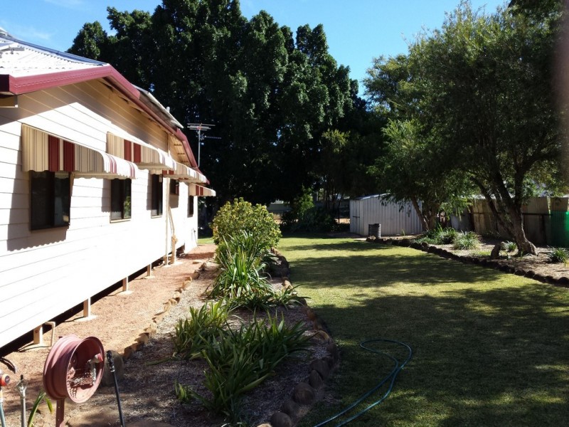 22 CLEMATIS ST, Blackall QLD 4472