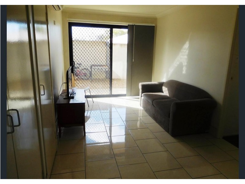 2/1-3 Uniplaza Court, Kearneys Spring QLD 4350