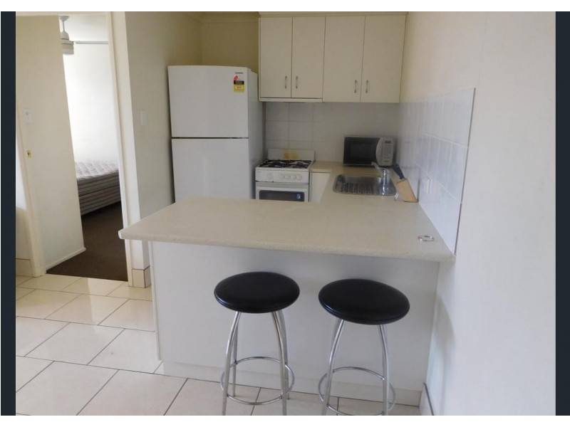 2/1-3 Uniplaza Court, Kearneys Spring QLD 4350