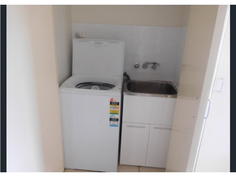2/1-3 Uniplaza Court, Kearneys Spring QLD 4350