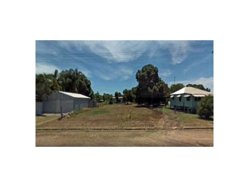 25 Ninth Avenue, Home Hill QLD 4806