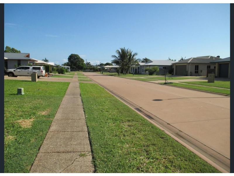 12 Kirkpatrick Court, Bowen QLD 4805