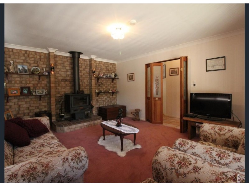 148 Pine Crescent, Esk QLD 4312