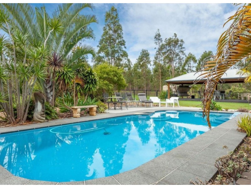 48 Essex Court, Mount Hallen QLD 4312