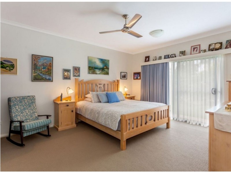 48 Essex Court, Mount Hallen QLD 4312