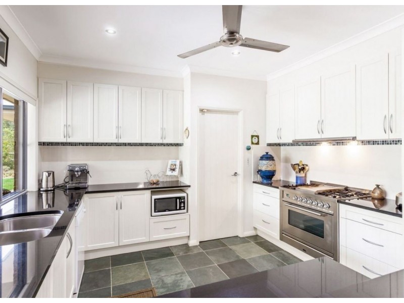 48 Essex Court, Mount Hallen QLD 4312