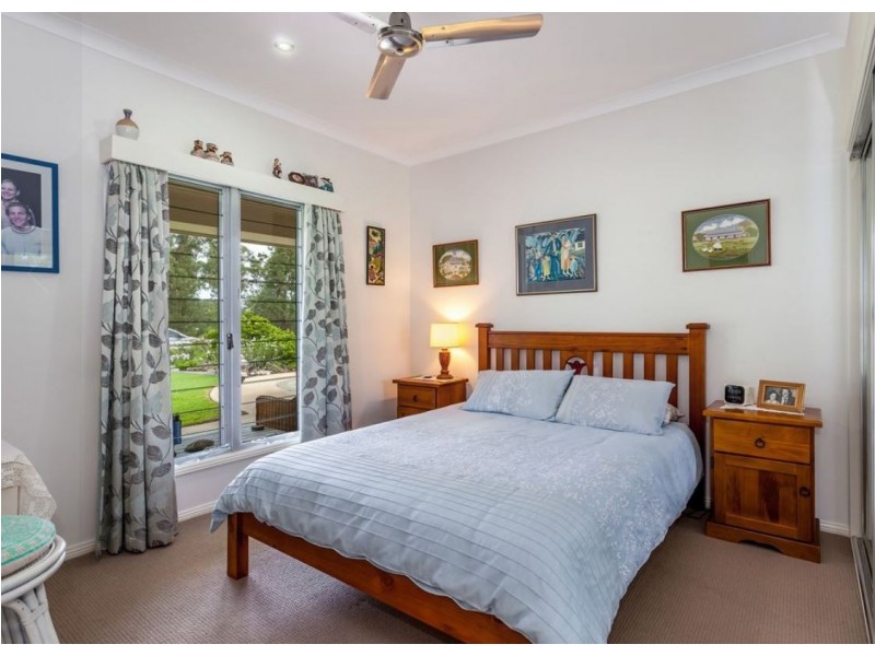 48 Essex Court, Mount Hallen QLD 4312