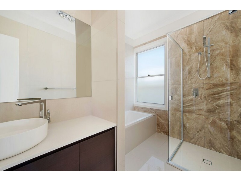 42a Renton Street, Camp Hill QLD 4152