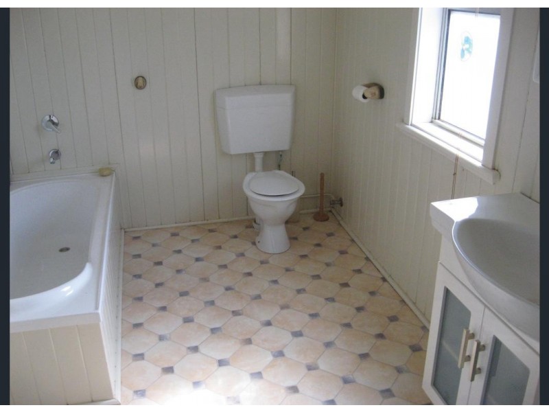 61 Boonkai Street, Quilpie QLD 4480