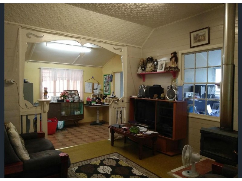 69 James Street, Mount Morgan QLD 4714