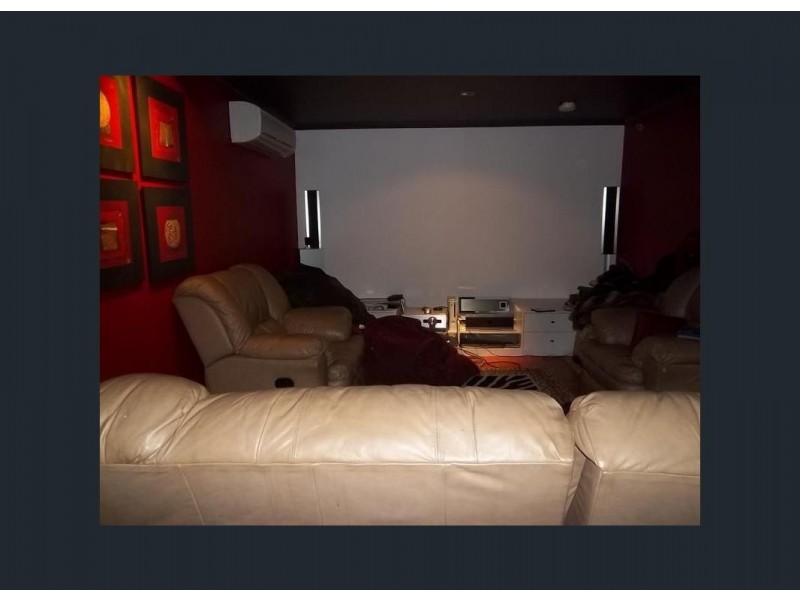 21 Flight Drive, Moranbah QLD 4744