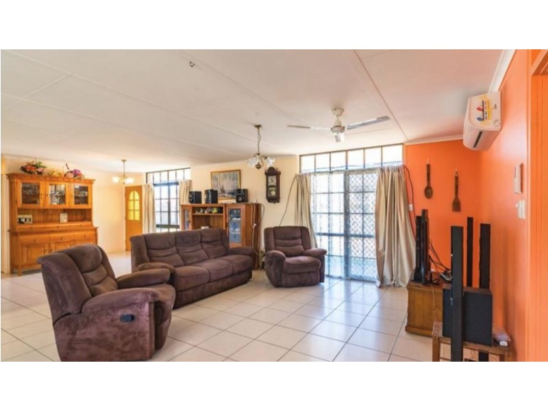 8 Stover Street, Gracemere QLD 4702