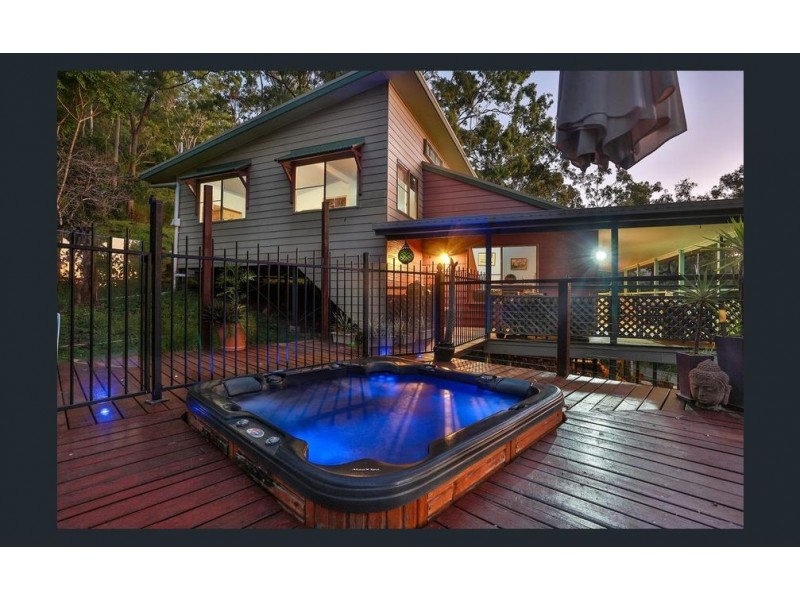 25 Anna Court, Oakenden QLD 4741