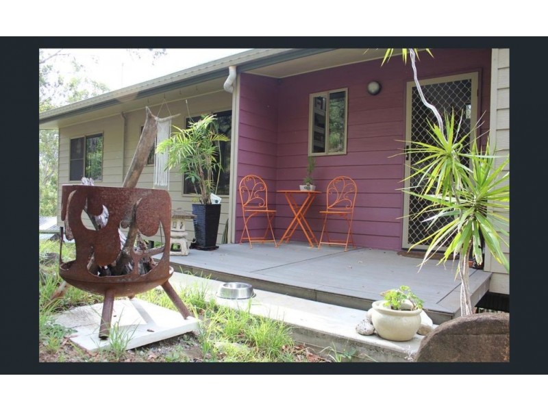 25 Anna Court, Oakenden QLD 4741