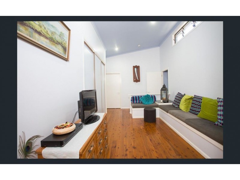 25 Anna Court, Oakenden QLD 4741