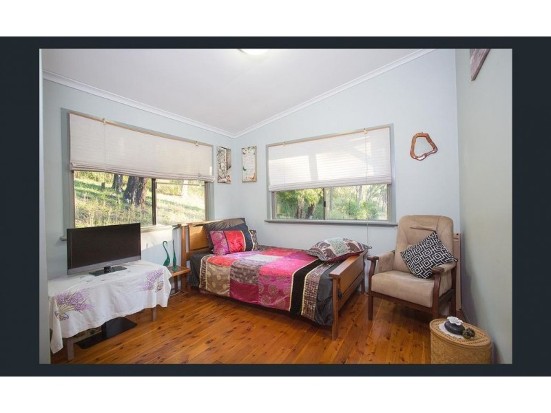 25 Anna Court, Oakenden QLD 4741
