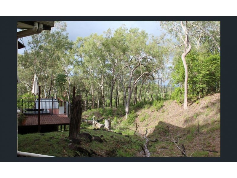 25 Anna Court, Oakenden QLD 4741