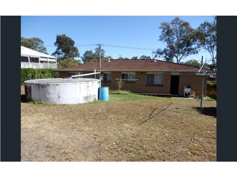 50 Dingyarra Street, Toogoolawah QLD 4313