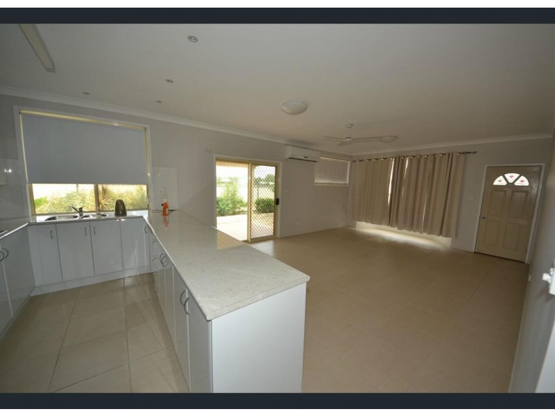 1/10 Eveline Street, Gracemere QLD 4702