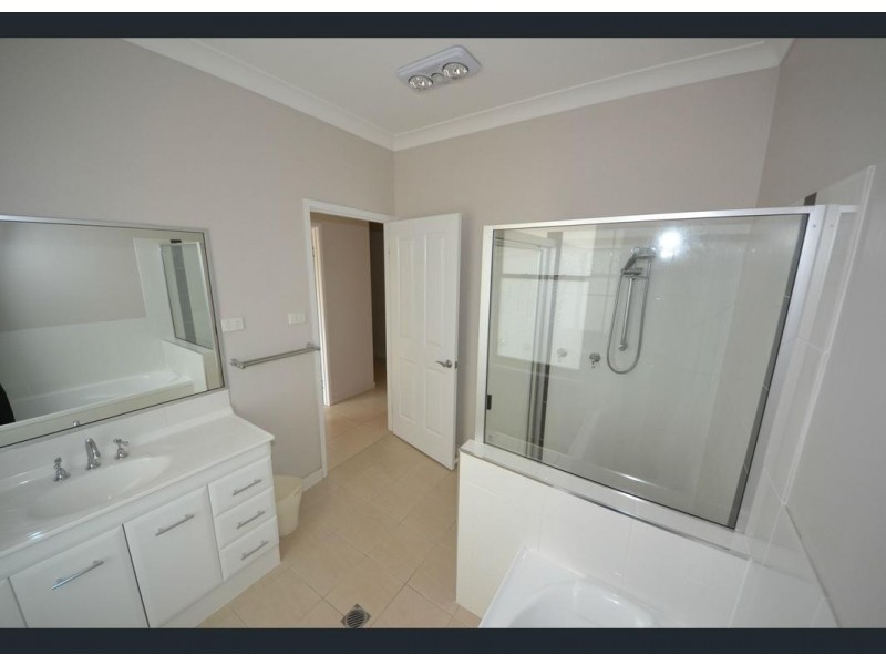 1/10 Eveline Street, Gracemere QLD 4702