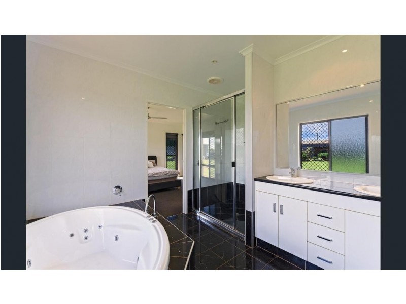 451 BARGARA RD, Qunaba QLD 4670