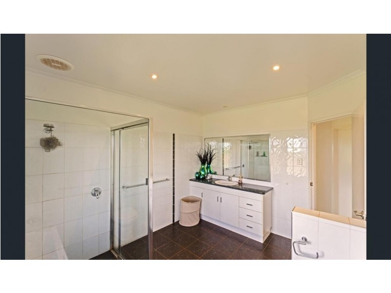 451 BARGARA RD, Qunaba QLD 4670