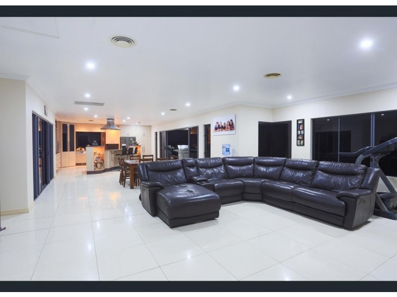 20 Champion Court, Alligator Creek QLD 4816
