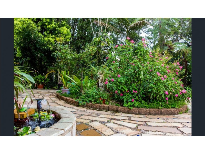 12 LAWRENCE PL, Maleny QLD 4552