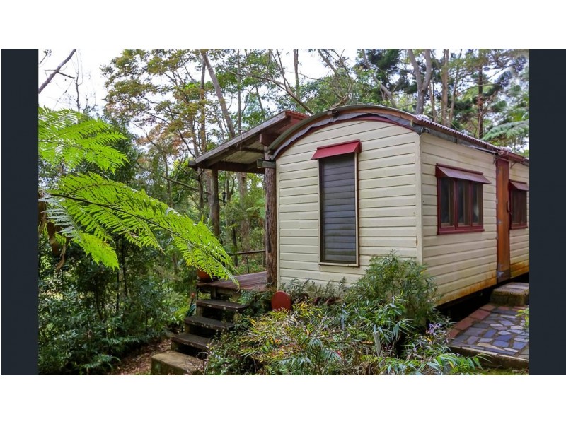 12 LAWRENCE PL, Maleny QLD 4552