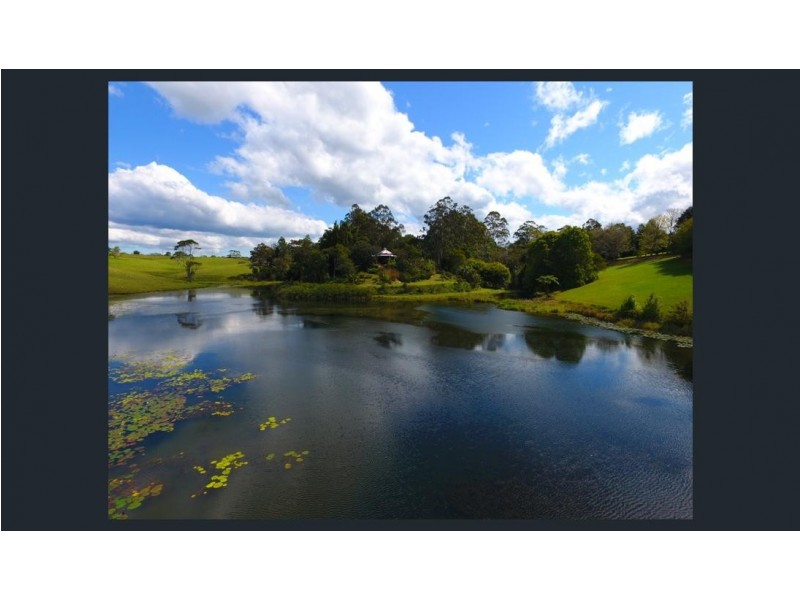 12 LAWRENCE PL, Maleny QLD 4552
