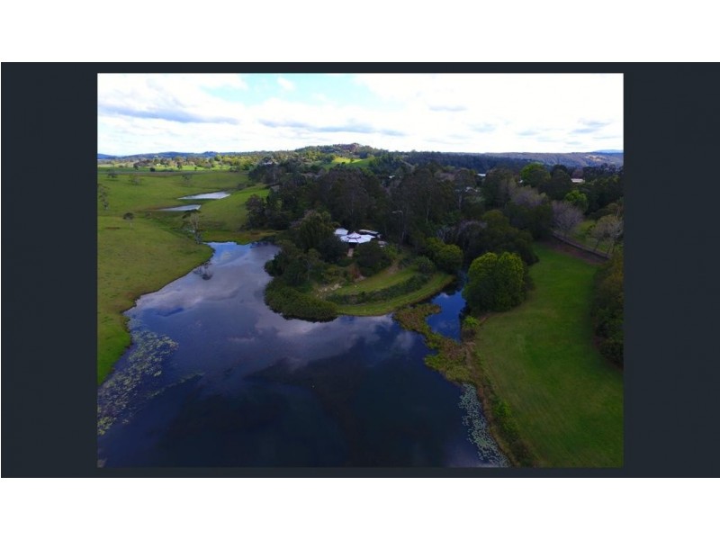 12 LAWRENCE PL, Maleny QLD 4552