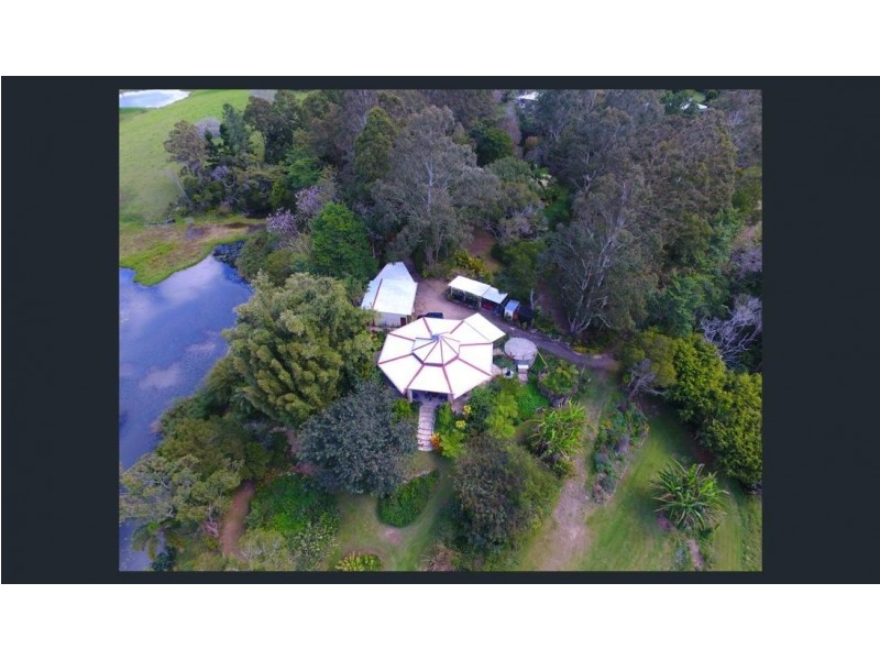 12 LAWRENCE PL, Maleny QLD 4552