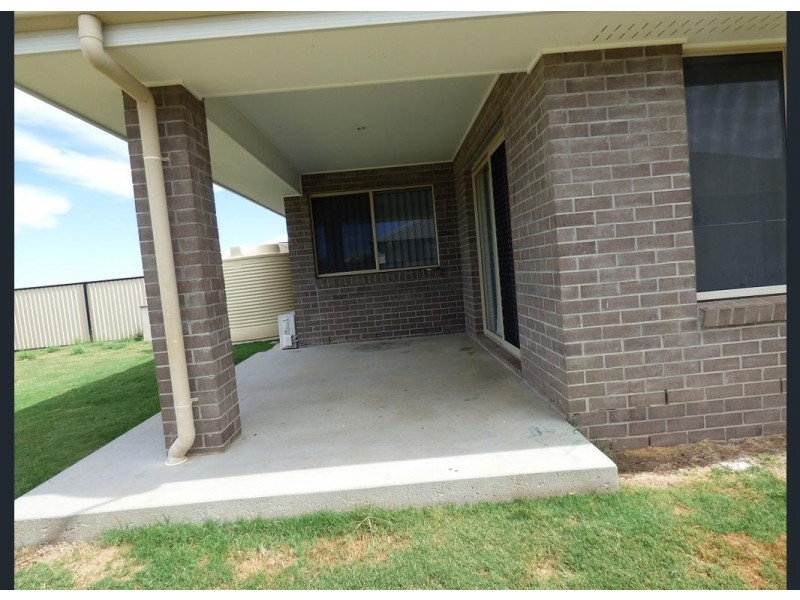 21 Henry Court, Tara QLD 4421