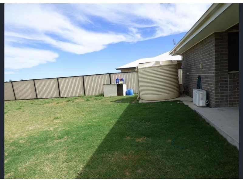 21 Henry Court, Tara QLD 4421