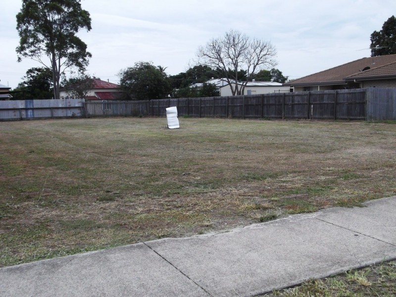 8 Bray Street, Lowood QLD 4311