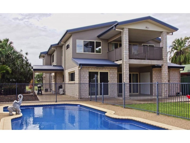 1/8 Elfin Court, Moore Park Beach QLD 4670