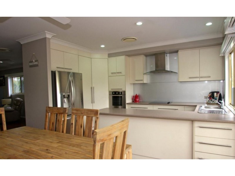 1/8 Elfin Court, Moore Park Beach QLD 4670