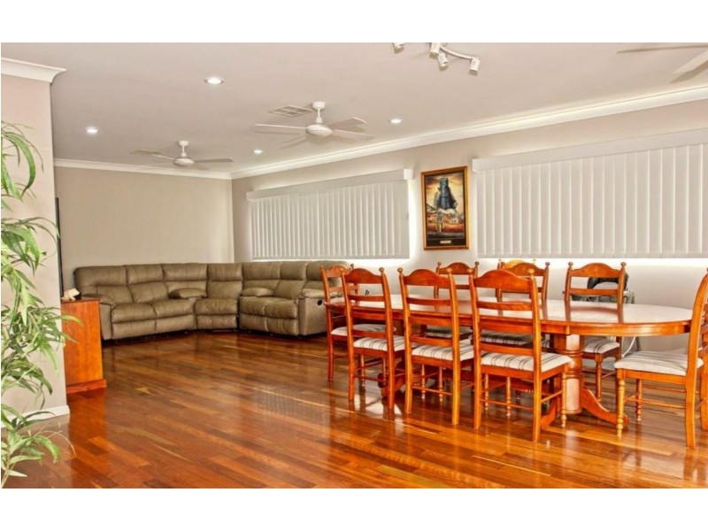 1/8 Elfin Court, Moore Park Beach QLD 4670